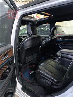 جیپ L گراند شیرۆکی